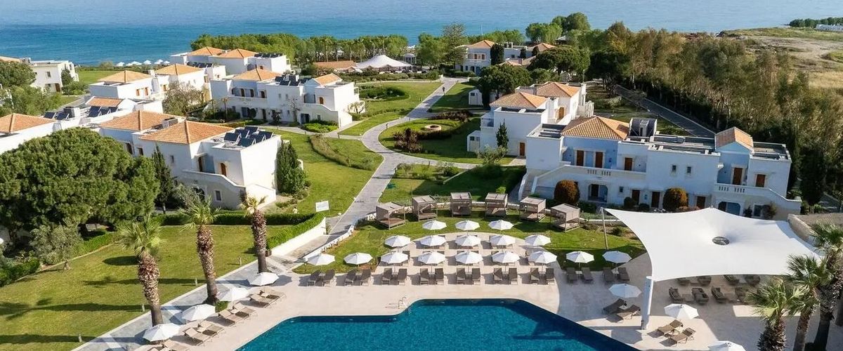 obiekt, teren hotelu, basen