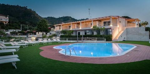 teren hotelu, basen, obiekt