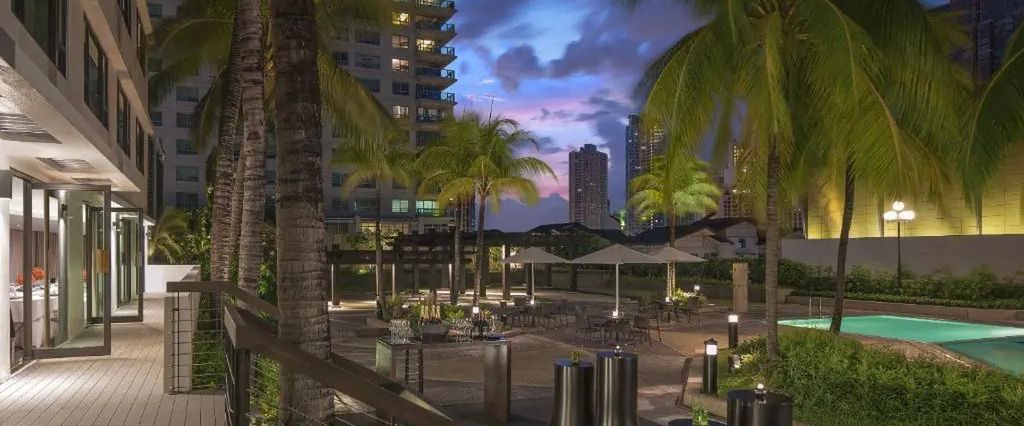 basen, teren hotelu, obiekt