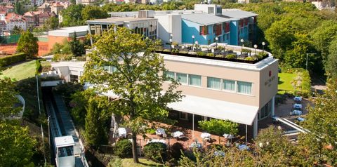 obiekt, teren hotelu, korty tenisowe