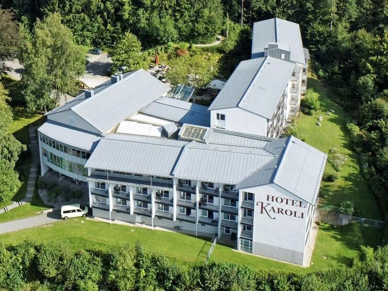 Karoli 3*