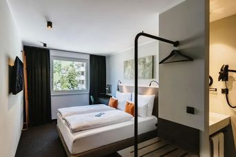 Night Inn