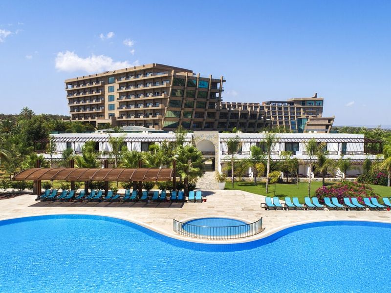 Noah's Ark Deluxe Hotel & Spa