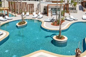 Noble Hotel and Suites