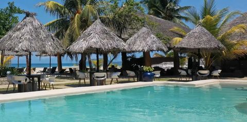 teren hotelu, basen, plaża