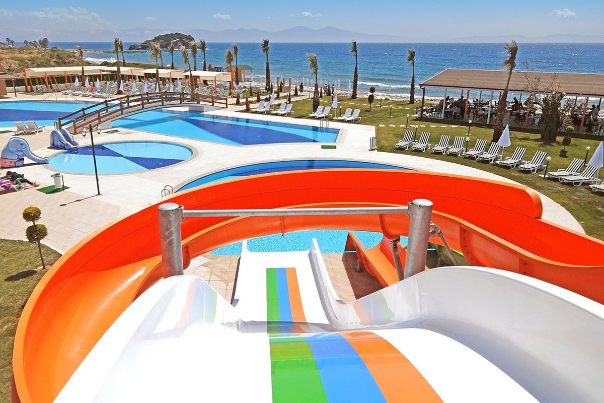 basen, zjeżdżalnia