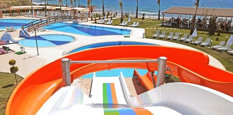 basen, zjeżdżalnia