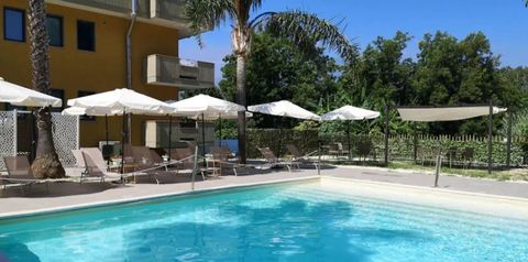 obiekt, teren hotelu, basen