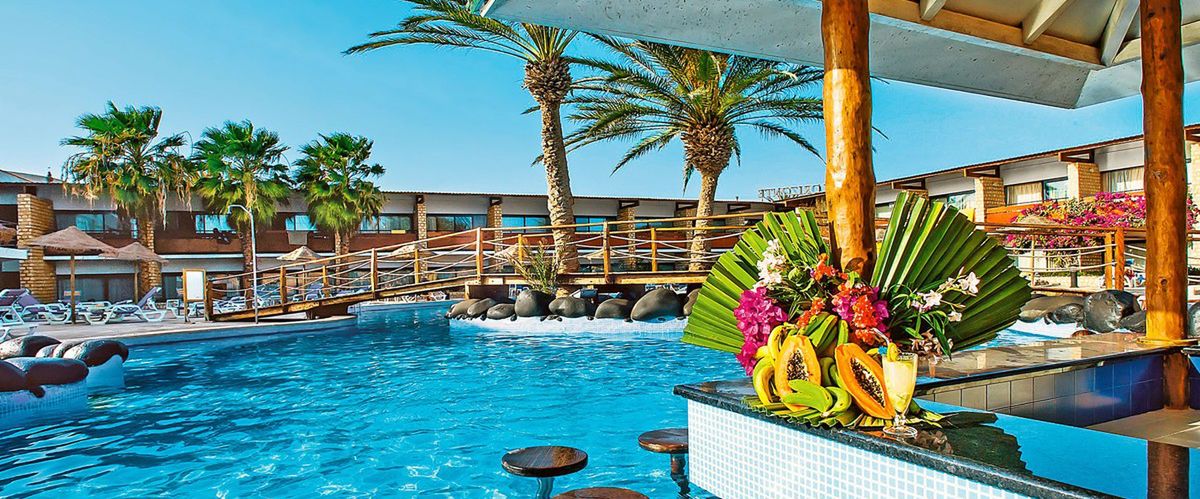 basen, pool bar