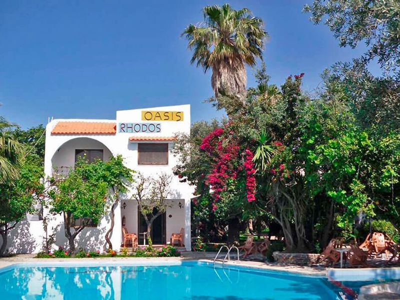 Oasis Hotel & Bungalows