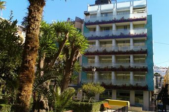 Oasis Plaza