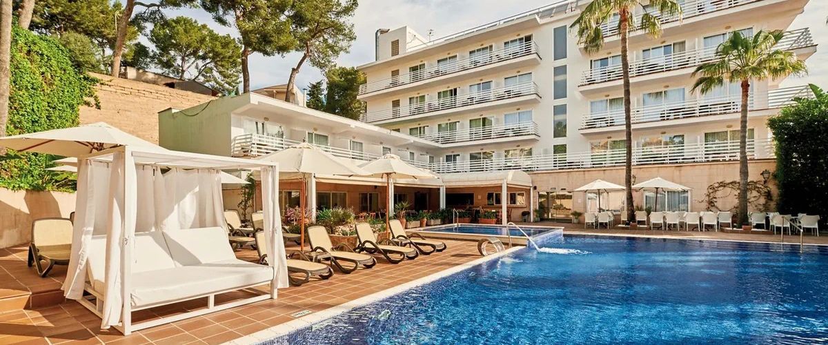 basen, budynek główny