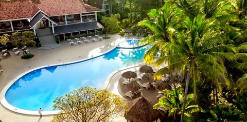 obiekt, teren hotelu, basen