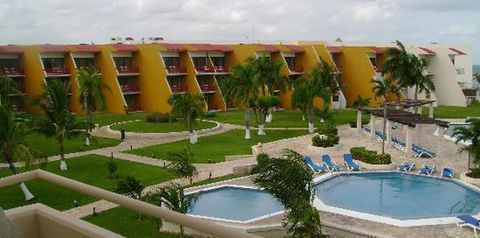 basen, teren hotelu