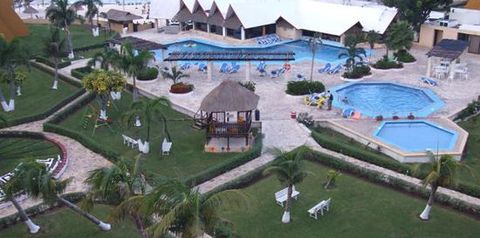 basen, teren hotelu
