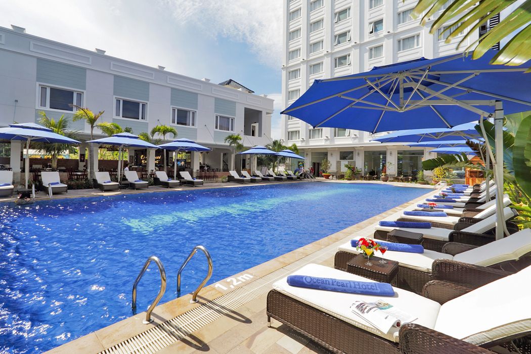 obiekt, teren hotelu, basen