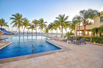 Ocean View Cancun Arenas