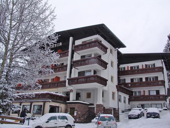 teren hotelu, budynek główny, obiekt