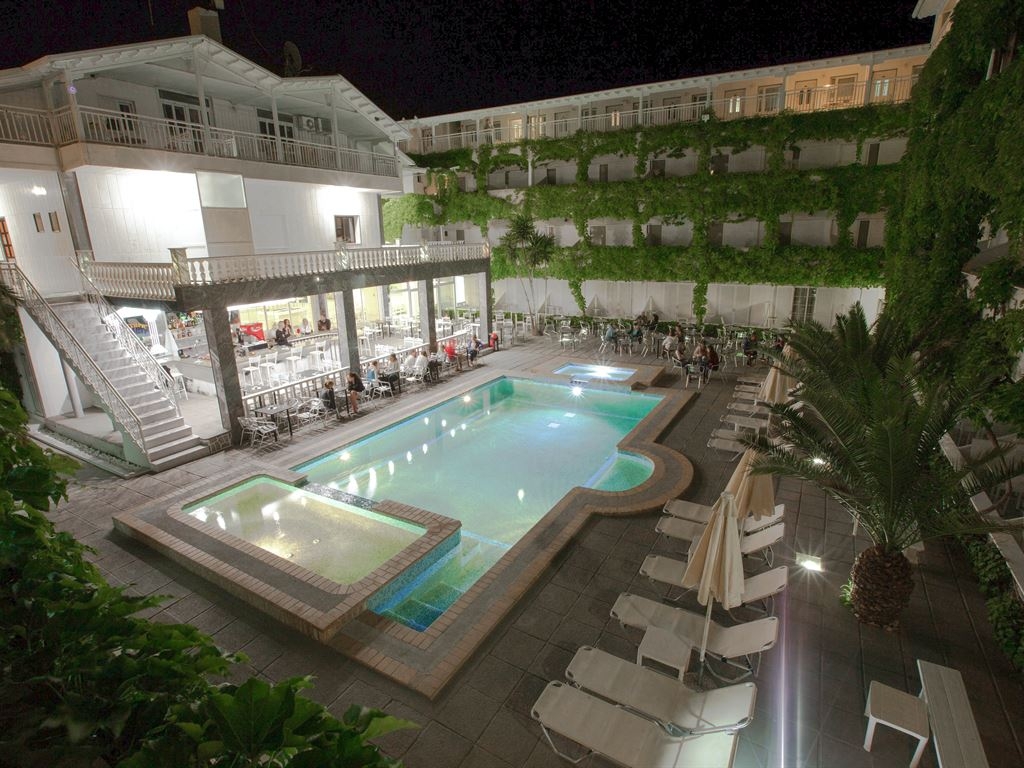 teren hotelu, basen