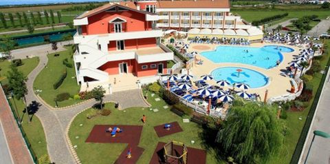 obiekt, budynek główny, teren hotelu