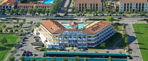 obiekt, budynek główny, teren hotelu