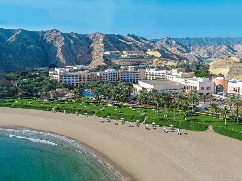 Shangri - La's Al Bandar