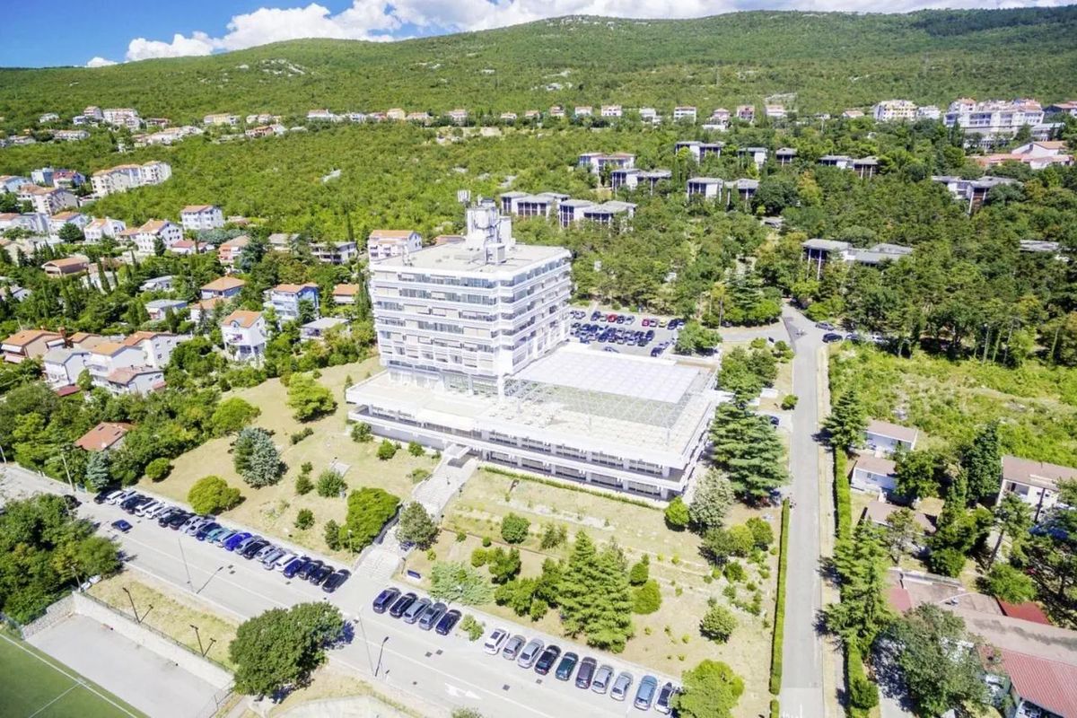 obiekt, teren hotelu