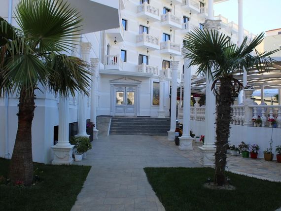Onufri 4*