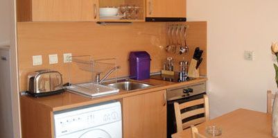 pokój, kuchnia / aneks kuchenny