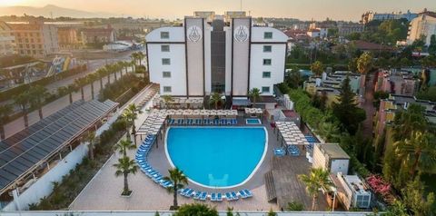 obiekt, teren hotelu, basen