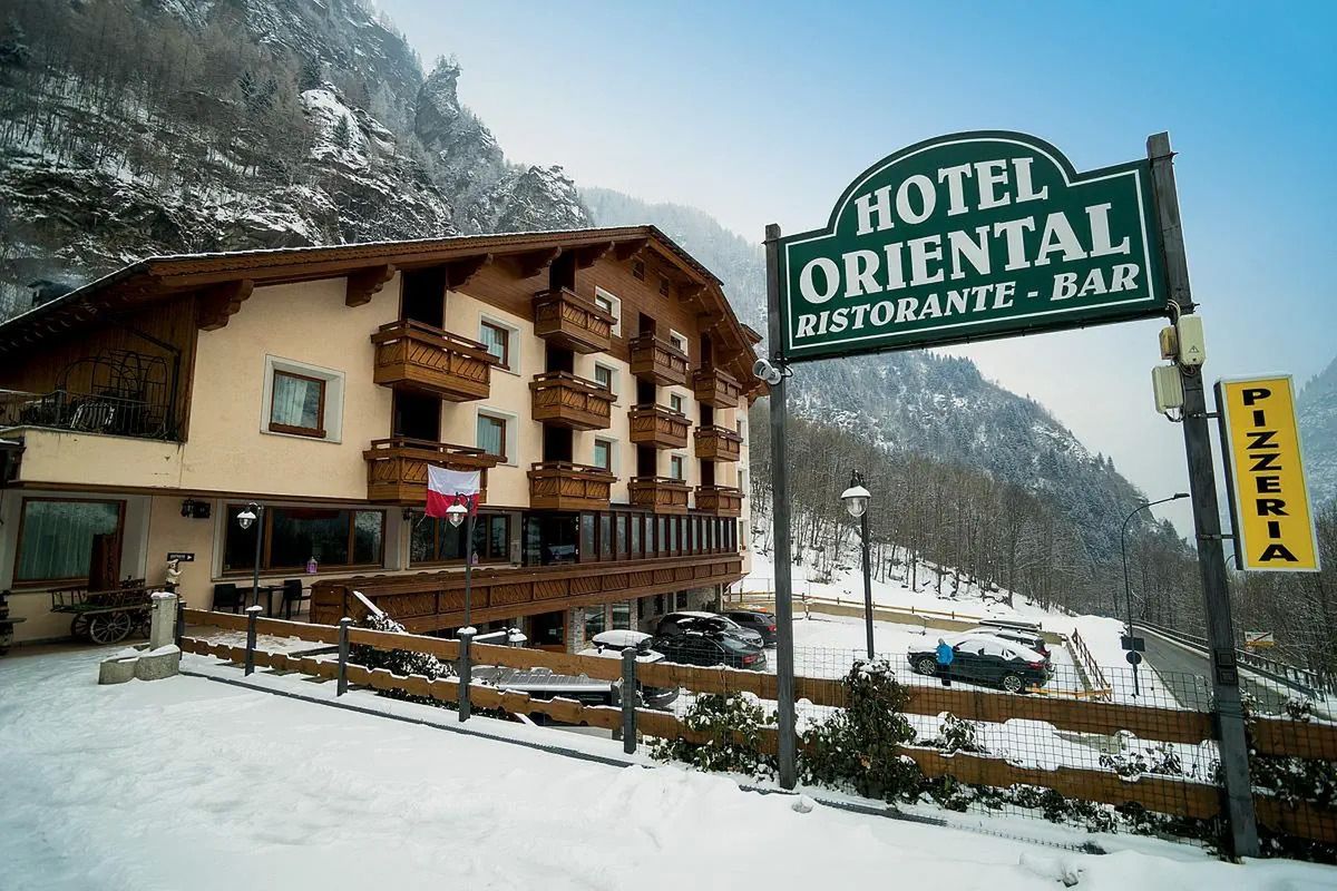 budynek główny, teren hotelu