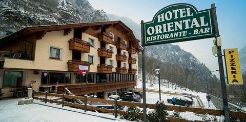 budynek główny, teren hotelu