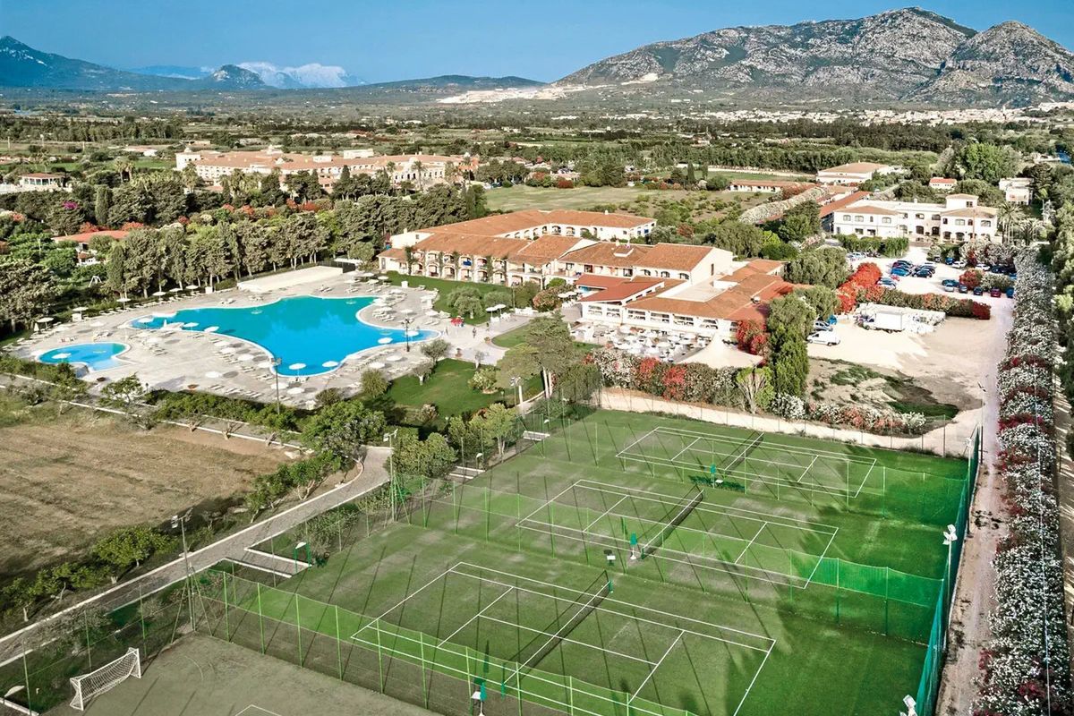 obiekt, teren hotelu, korty tenisowe