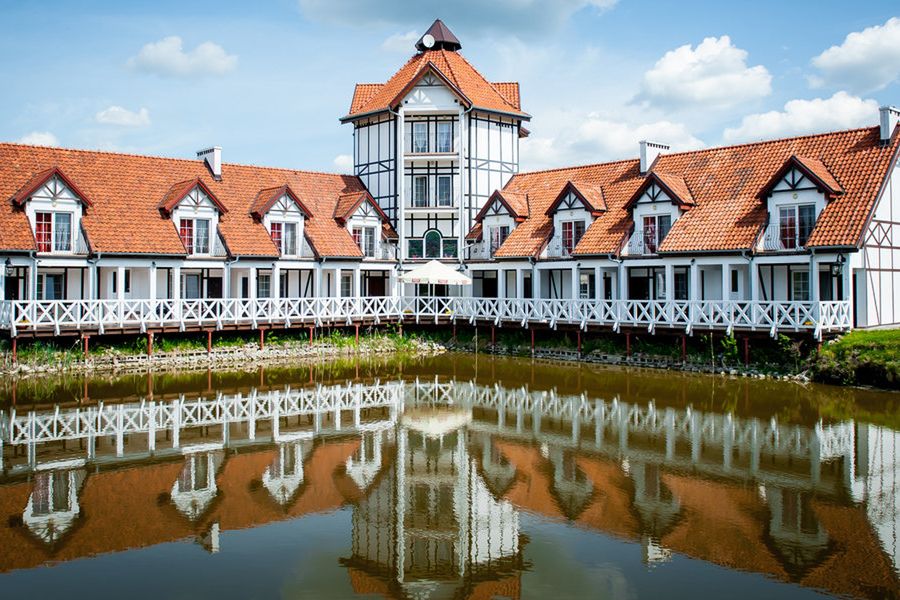 teren hotelu, budynek główny