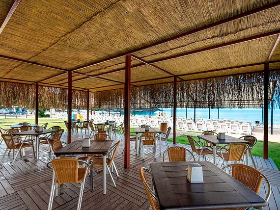 beach bar