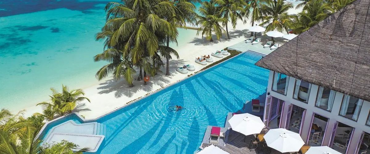 teren hotelu, basen, plaża