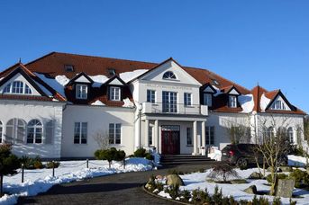 Pałac i Folwark Nemino