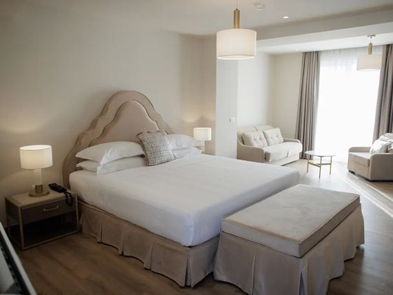 Palace &amp;amp; Spa Durres 5*