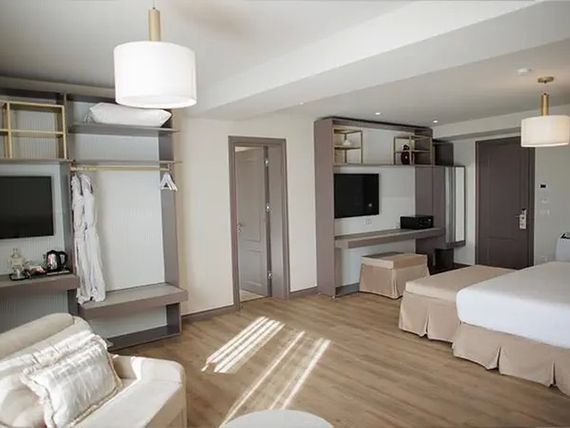 Palace &amp;amp; Spa Durres 5*