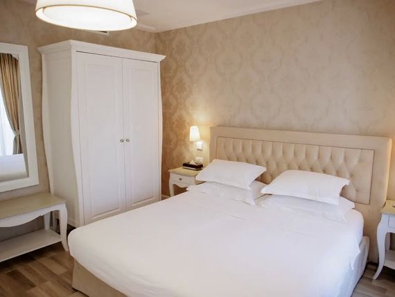 Palace &amp;amp; Spa Durres 5*