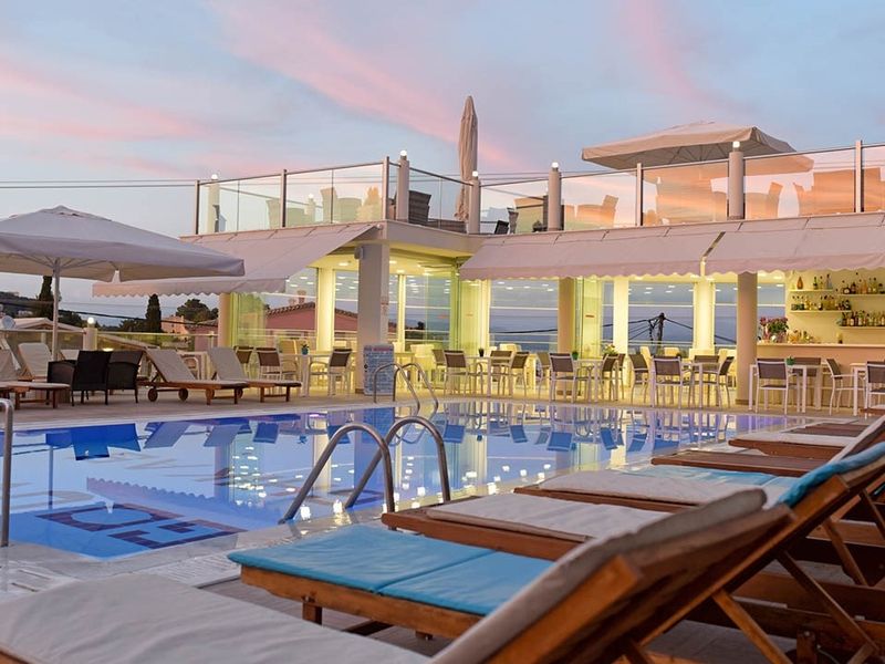Palapart Gikas Studios & Suites