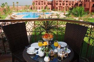 teren hotelu, basen, balkon / taras