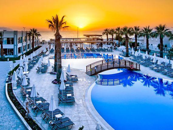 Palm Wings Beach Resort & SPA (Kusadasi)