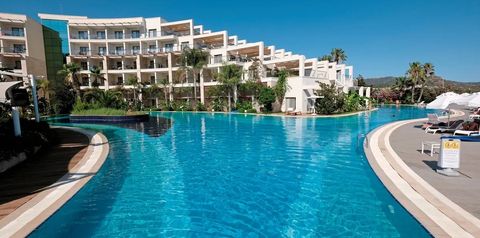 obiekt, teren hotelu, basen