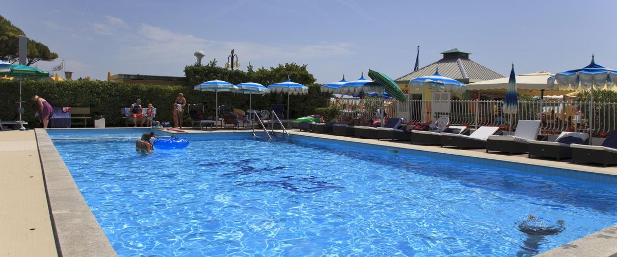 teren hotelu, basen