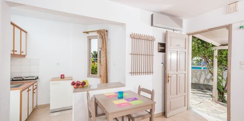 pokój, kuchnia / aneks kuchenny