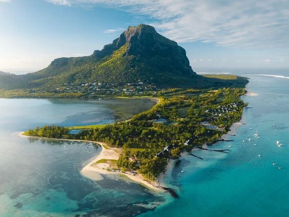 Paradis Beachcomber Golf Resort & Spa