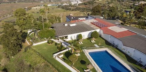 obiekt, teren hotelu, basen