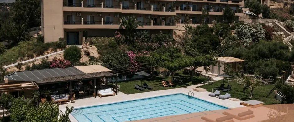 basen, teren hotelu, obiekt