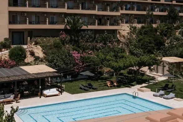 basen, teren hotelu, obiekt